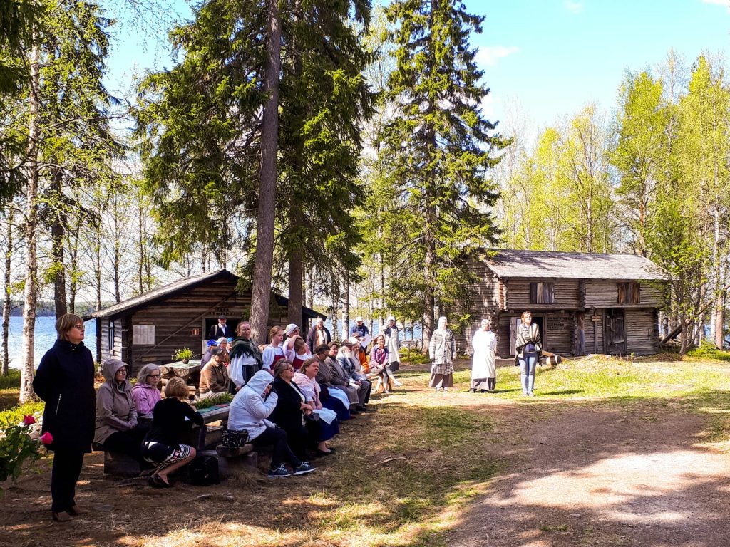 Kotiseutumuseon 50-vuotissyntymäpäivillä pihapiirissä järjestettiin juhlat